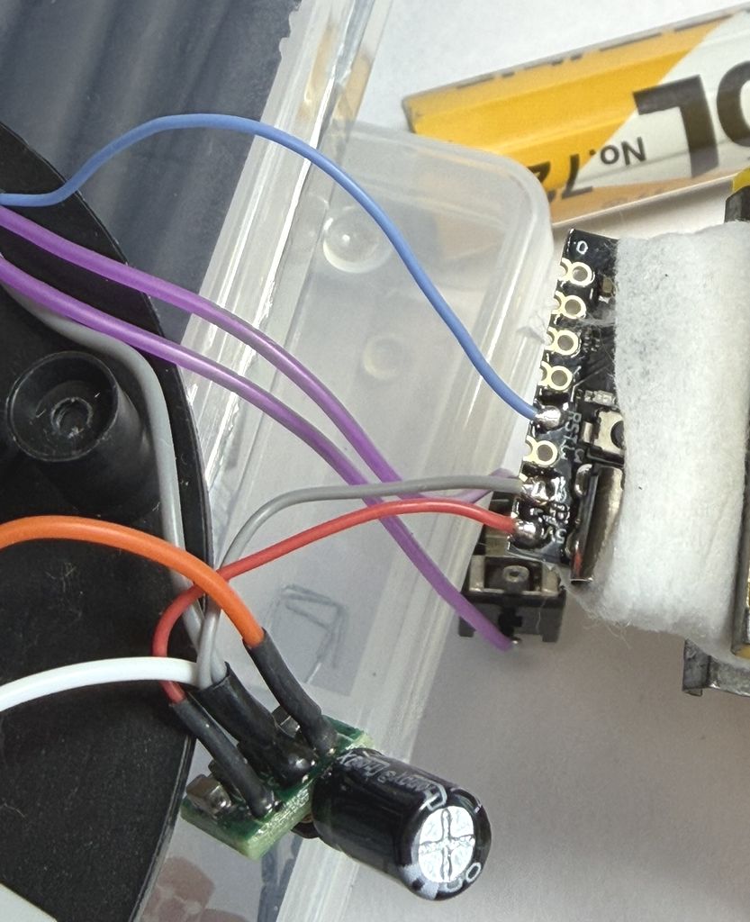 ESP32C3 SuperMiniに配線している状態