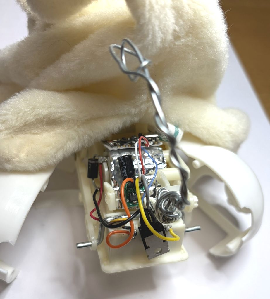 首を外さずにToySwitchを取り付けたところ